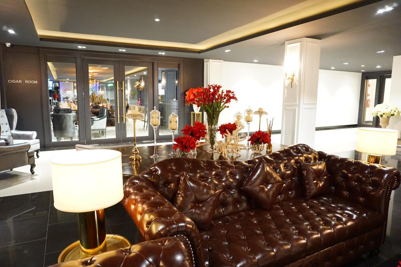 Taris Art Hotel Phrae Exterior photo